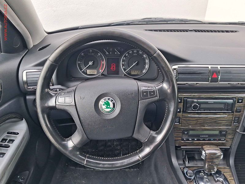Škoda Superb (2007) 2.5TDi, ČR, AT - fotka 11 z 16