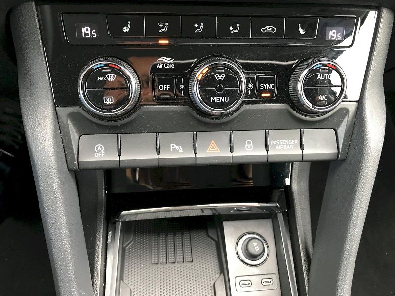 Škoda Karoq (2025) SEL TS 110/1.5 A7F - fotka 21 z 26