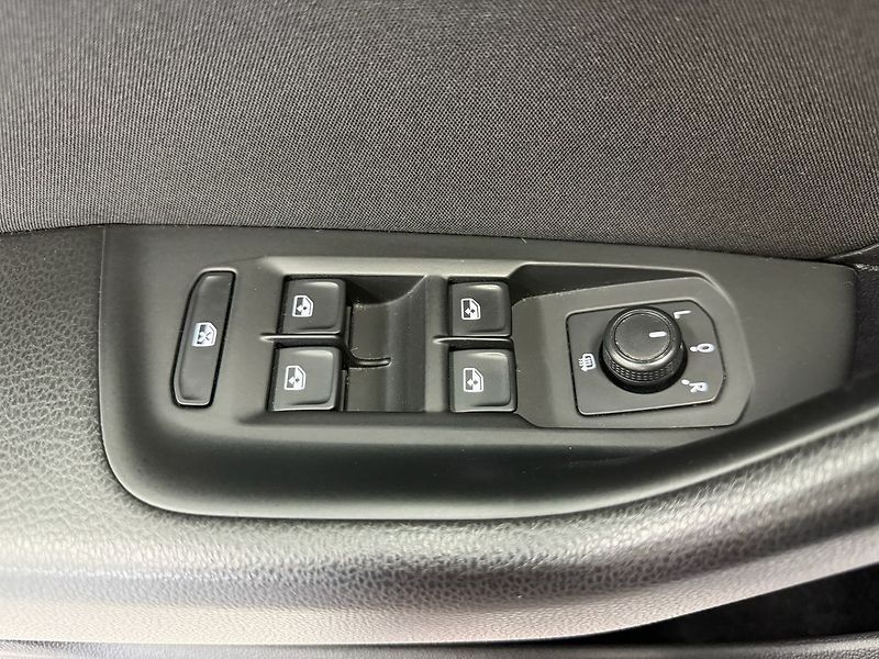 Volkswagen Passat 1.5 TSI EVO BMT BUSINESS, LED, - fotka 24 z 26