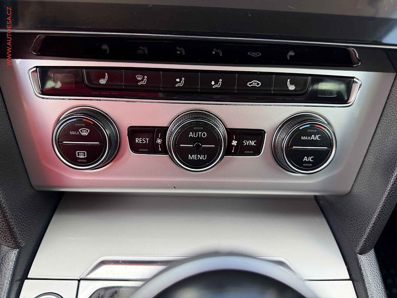 Volkswagen Passat (2015) 2.0TDi, AC - fotka 13 z 17