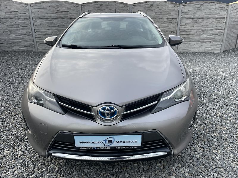 Toyota Auris 1.8i 16v HYBRID AUT NAVI CAM!! - fotka 57 z 166