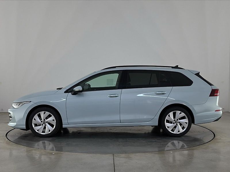 Volkswagen Golf Life DSG - fotka 3 z 29