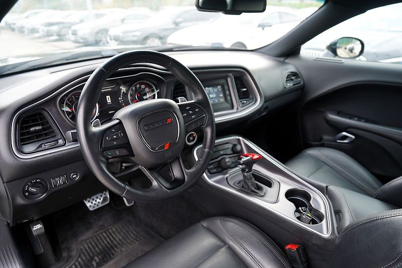 Dodge Challenger 3.6 V6 SXT Plus/kůže/automat - fotka 22 z 35