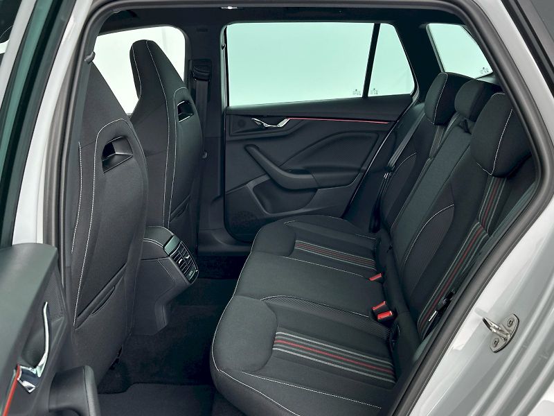 Škoda Kamiq (2025) DSG 1.0TSI 85kW Monte Carlo - fotka 8 z 32