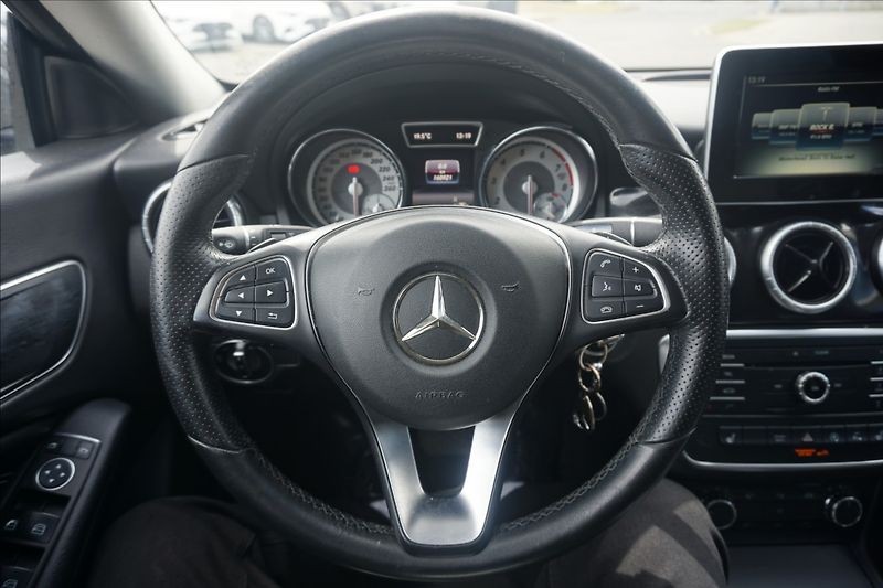 Mercedes-Benz CLA 1,6 180 SB ČR 1. maj - fotka 8 z 14
