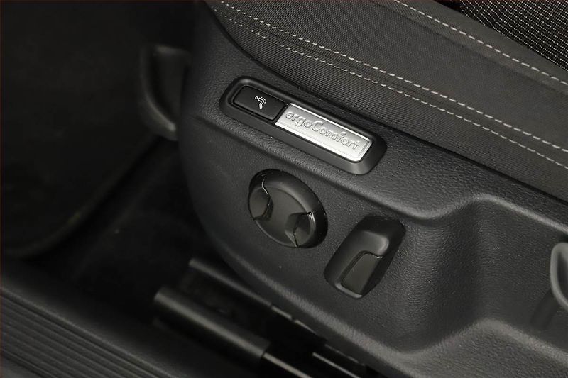 Volkswagen Passat (2015) 2.0 BiTDI, 4X4, Automat, Kůže - fotka 19 z 21