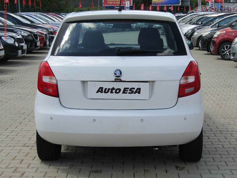Škoda Fabia (2013) 1.6 TDi, ČR, AC, tempo, park - fotka 5 z 14