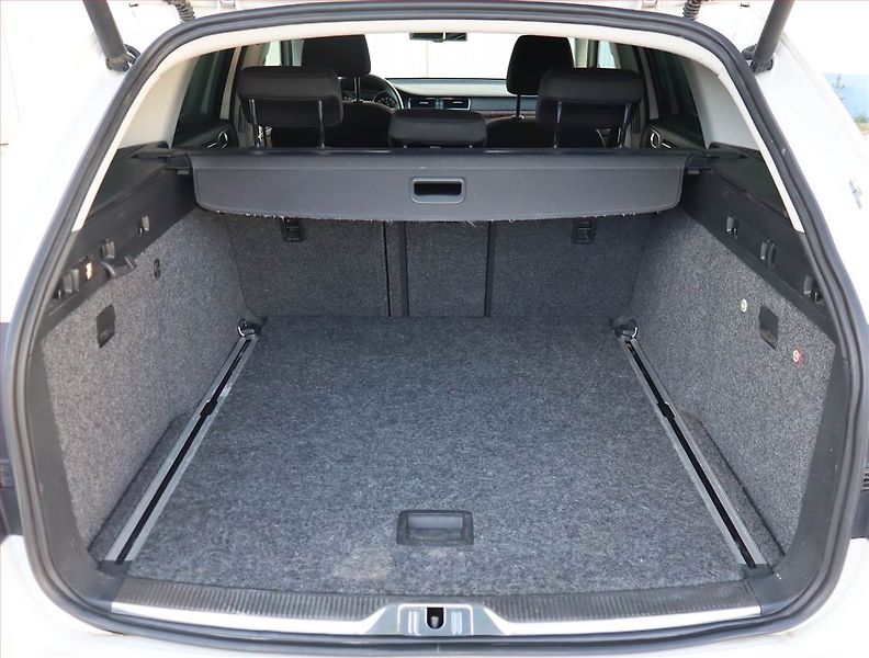 Škoda Superb (2013) 2.0 TDI, Automat, Navi, Xenony - fotka 14 z 20