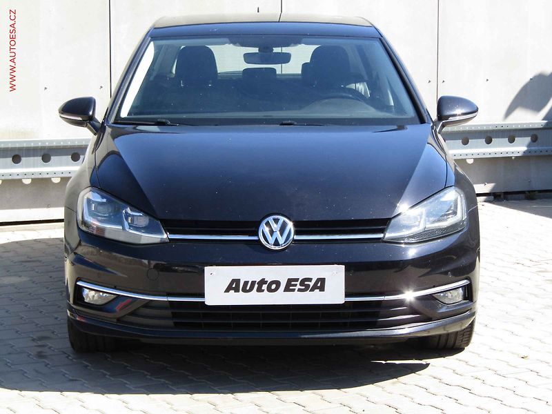 Volkswagen Golf (2017) 1.4 TSi, ČR, LED, masáž - fotka 2 z 20