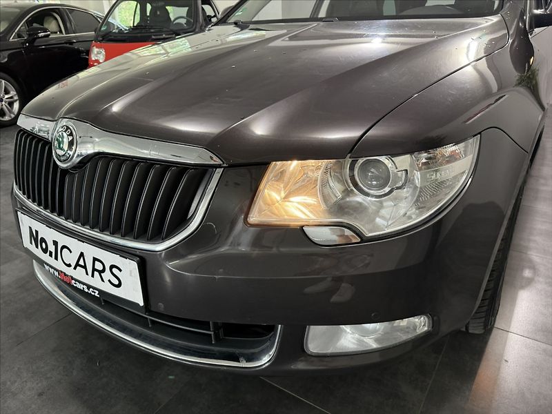 Škoda Superb 2,0   TDI 103KW ELEGANCE XEN - fotka 30 z 34