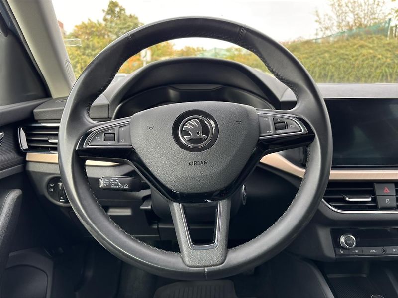 Škoda Scala 1,0 TSi Style ELkufr MRTVÝúhel - fotka 17 z 43