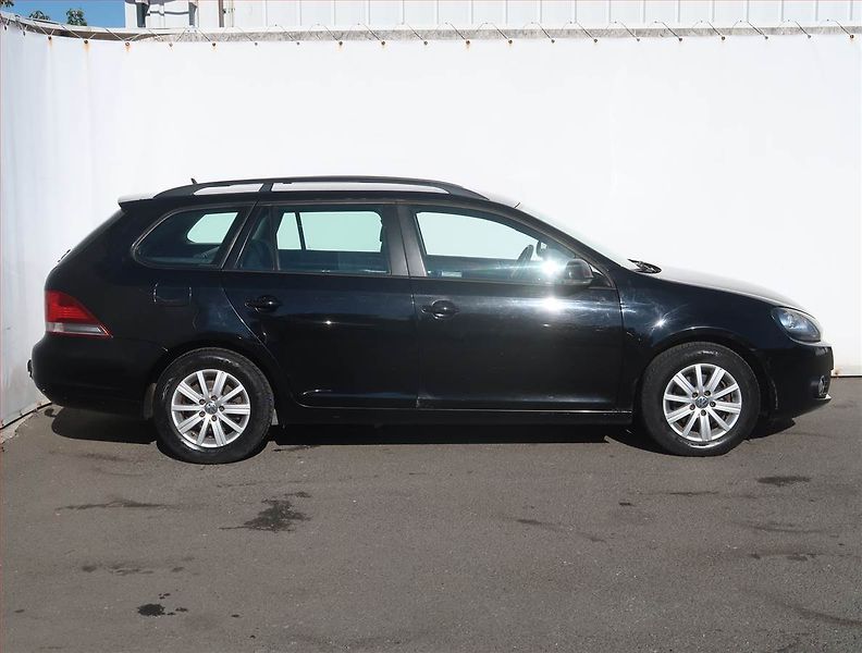 Volkswagen Golf (2011) 1.6 TDI, Serv.kniha, po STK - fotka 6 z 15