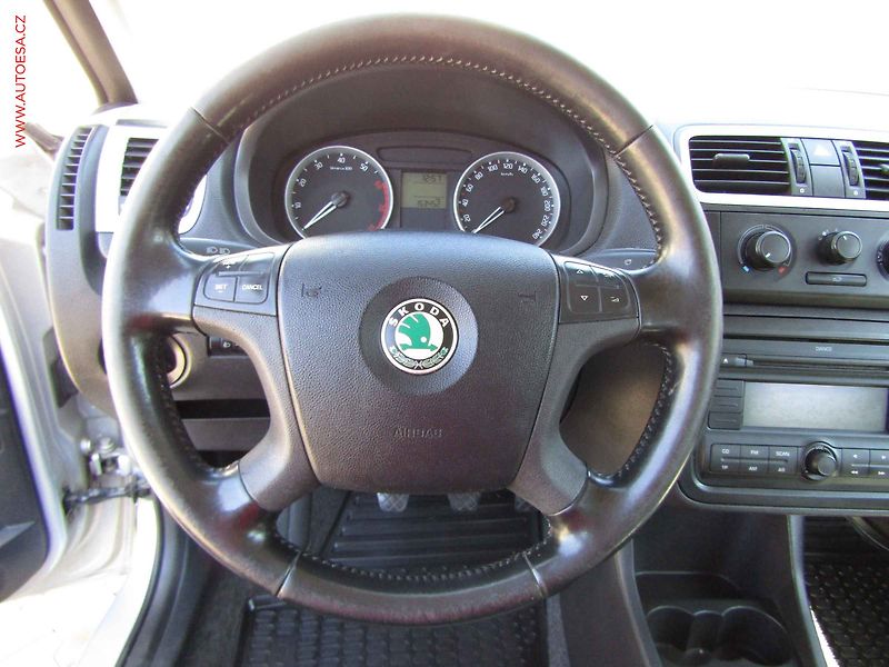 Škoda Fabia (2008) 1.2 i, ČR, STK5/28 - fotka 16 z 17