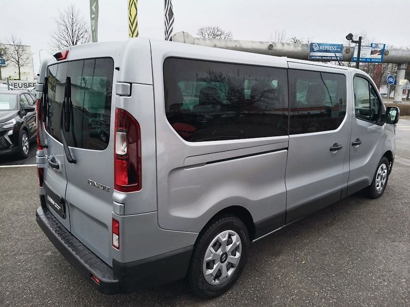 Renault Trafic (2025) L2 Equilibre Blue dCi 150 Comb - fotka 7 z 28