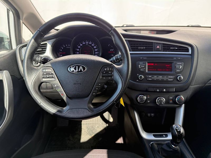 Kia Ceed (2017) 1.6 CRDi 100 kW Comfort Plus - fotka 5 z 21