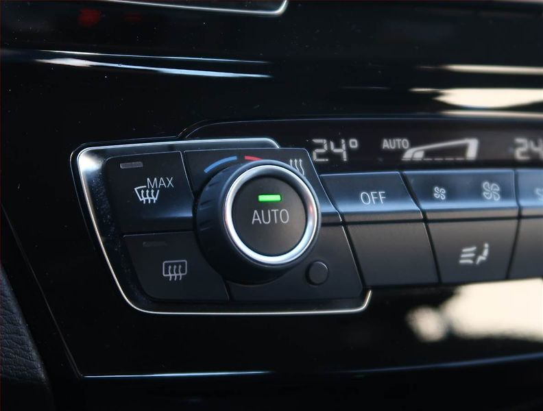 BMW X1 (2015) xDrive20i, 4X4, Automat - fotka 18 z 21