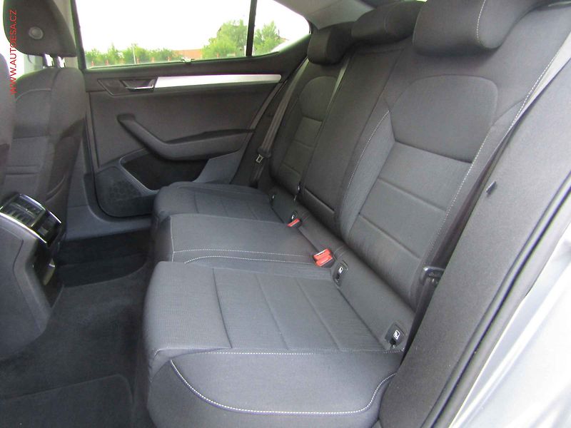 Škoda Superb (2016) 1.6 TDi, Ambition, DSG, navi - fotka 10 z 21