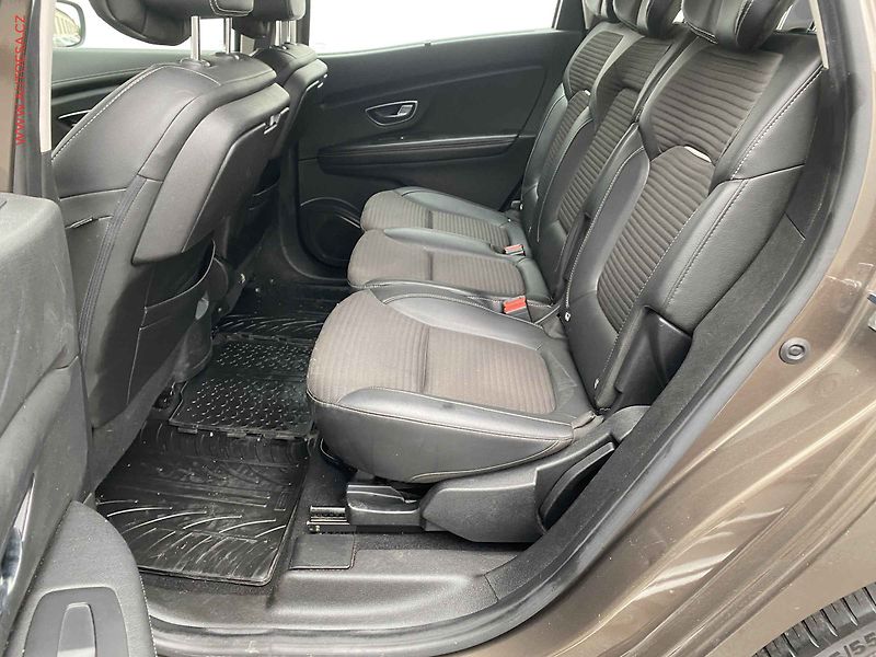 Renault Grand Scénic (2017) 1.5dCi, 2.maj,ČR, Intense - fotka 10 z 22