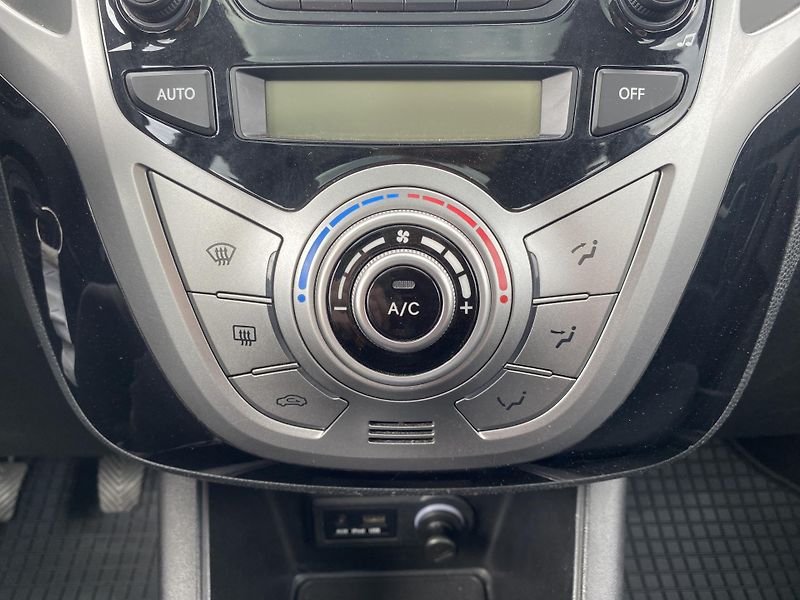 Hyundai ix20 1.6 CRDi, PREMIUM, PANORAMA!! - fotka 26 z 44