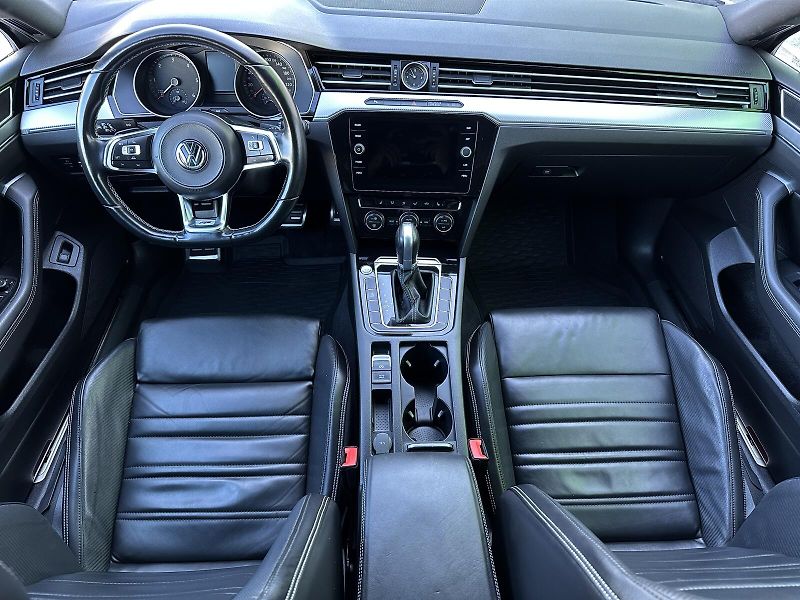 Volkswagen Passat 2.0TDi 4Motion DSG R-Line KAME - fotka 37 z 45