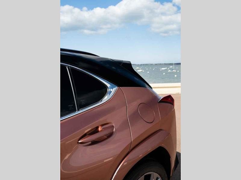 Lexus UX 300h první jízda