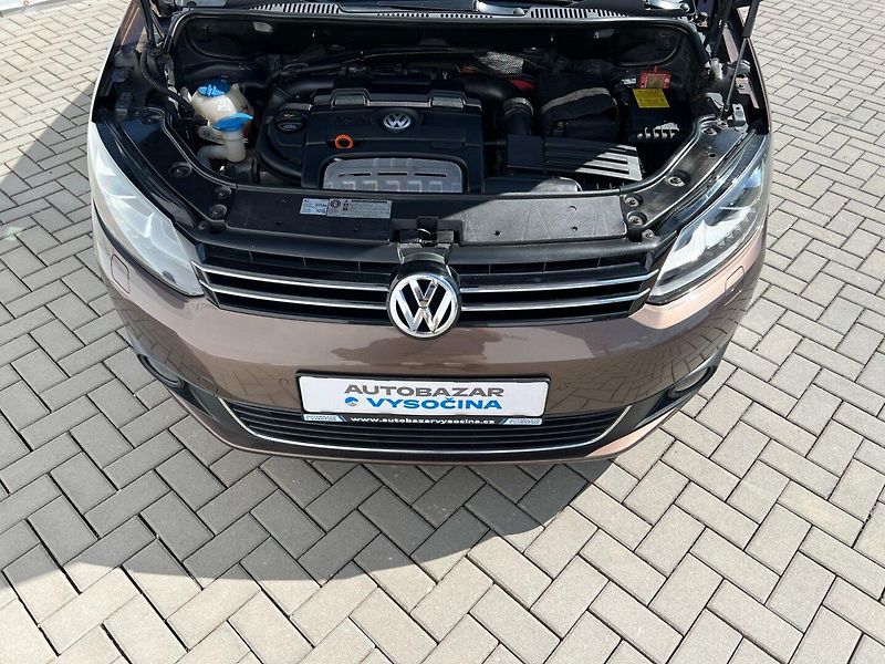 Volkswagen Touran (2011) 1.4TSI STYLE! Tažné! Navi! - fotka 12 z 36