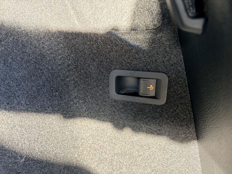 Seat Ateca 1.4TSI 110KW TAŽNÉ 360 KAMERY - fotka 46 z 53