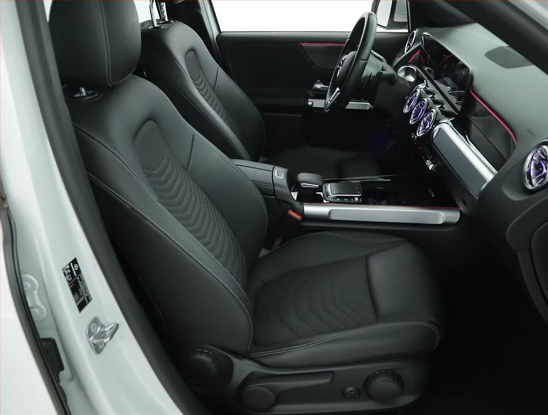 Mercedes-Benz EQB (2023) 250, SoH 97% - fotka 9 z 22