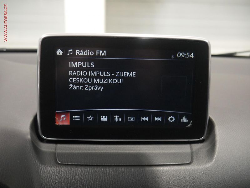 Mazda CX-3 (2016) 1.5D, LED, AC, tempo - fotka 14 z 17