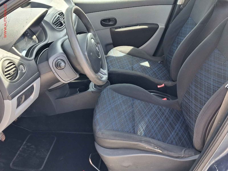 Renault Clio (2006) 1.2i, ČR - fotka 9 z 14