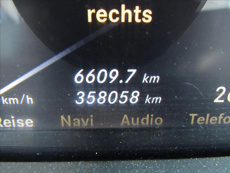 Mercedes-Benz Třídy S 3,0 CDi S320 173kW Long - fotka 14 z 32