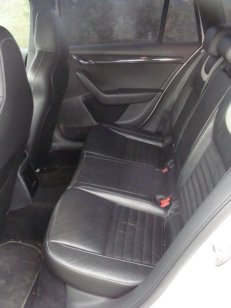 Škoda Octavia 2.0 TDi, 135 kW, RS, klima - fotka 10 z 26