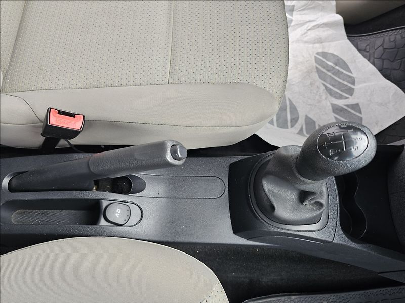 Renault Clio 1,2 i 55KW Grandtour klima ALU - fotka 27 z 35