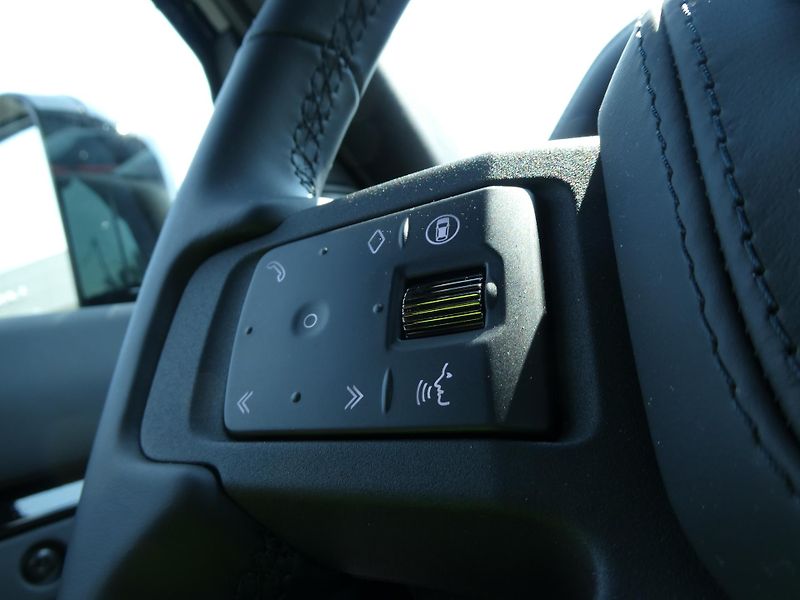 Land Rover Defender 110 4,4 OCTA P635 - fotka 19 z 44