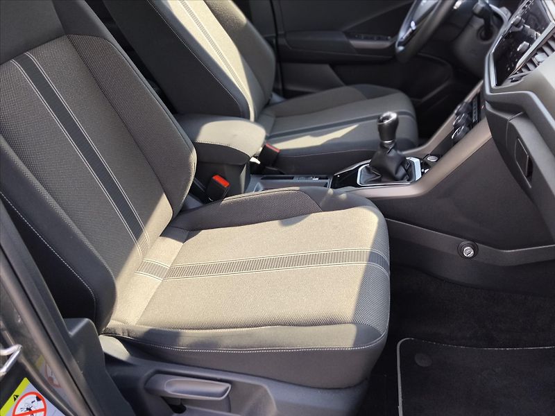 Volkswagen T-Roc 1,5   1,5TSI 110Kw - fotka 21 z 31