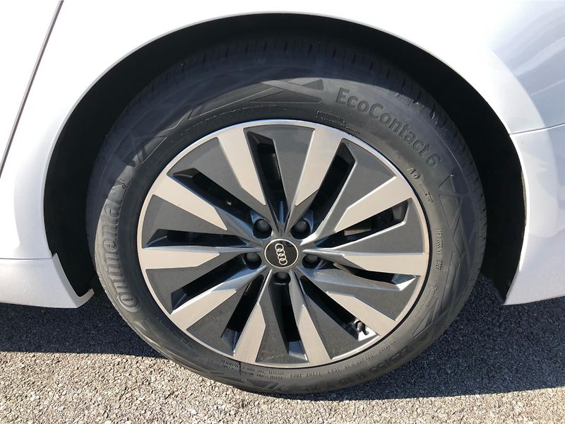 Audi A6 Avant 3,0 TDI Quattro - fotka 14 z 30