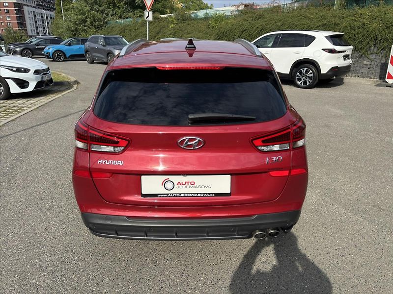 Hyundai i30 1,5 TGDi N-Line TOP STAV TAŽNÉ - fotka 4 z 47
