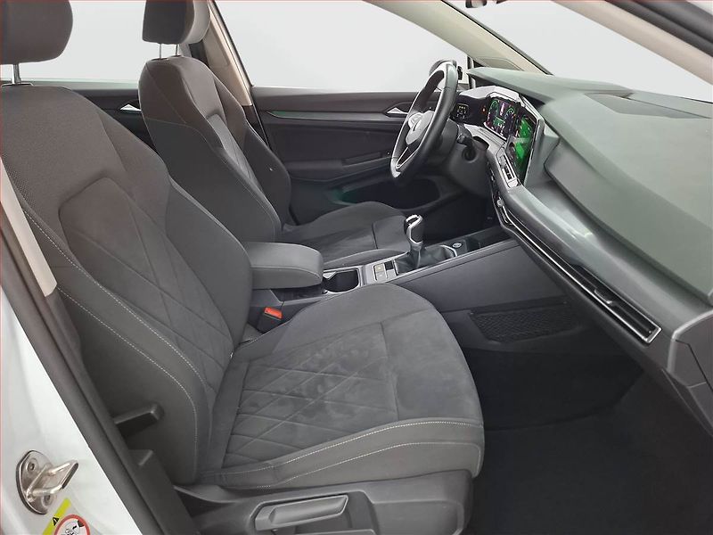 Volkswagen Golf (2022) Style 1.5 TSI, ČR,1.maj, Navi - fotka 9 z 18