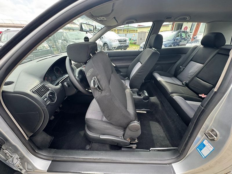 Volkswagen Golf (2003) 1,9 TDI 96 KW STK BRZDY - fotka 32 z 43