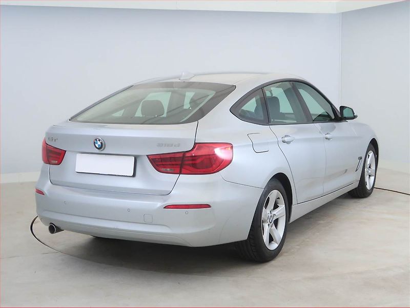 BMW Řada 3 (2018) 318d GT, Automat, Navi - fotka 5 z 25
