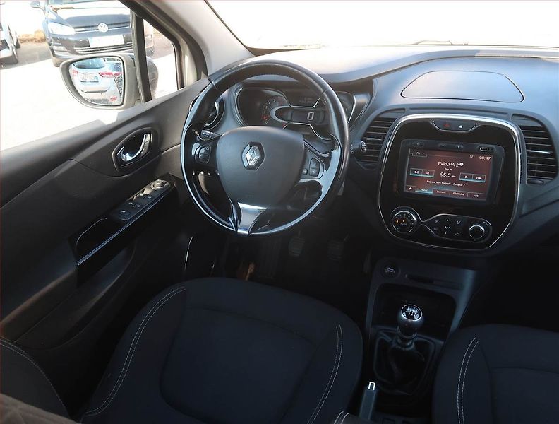 Renault Captur (2017) Limited 1.2 TCe, Serv.kniha - fotka 7 z 19