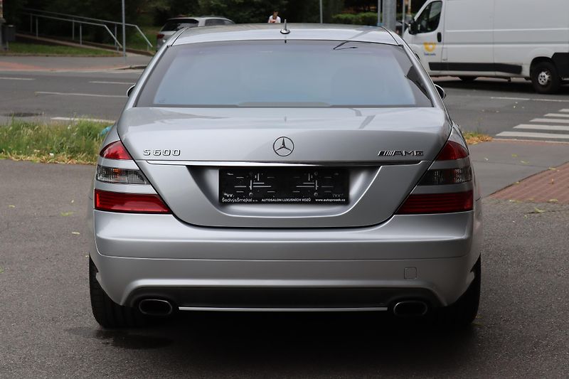 Mercedes-Benz Třídy S S 600 L 5.5 V12 AMG 380kW - fotka 12 z 50