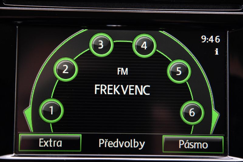 Škoda Superb 1.6 TDi 6st,KLIMA,NAVI,PDC,ALU - fotka 19 z 39