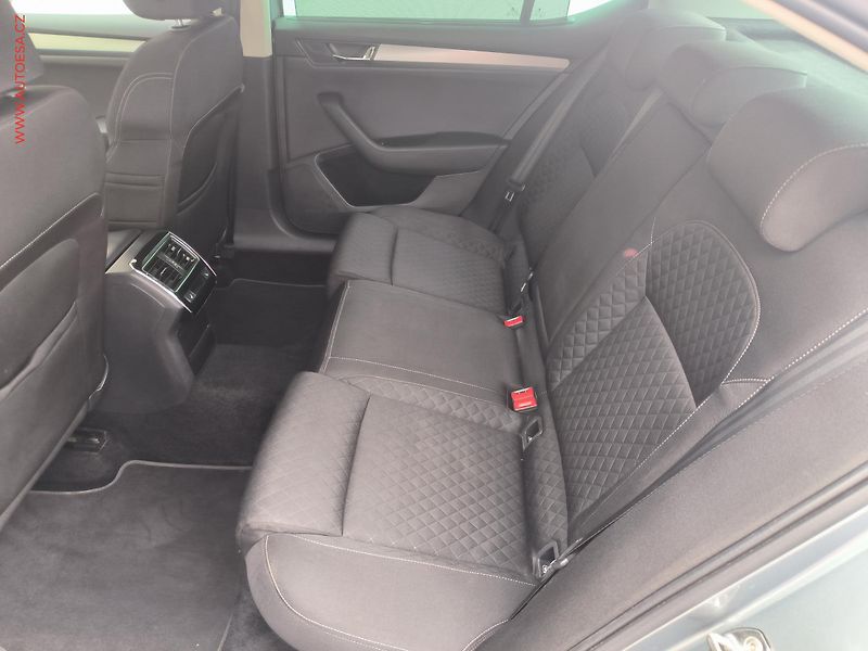 Škoda Superb (2017) 1.4 TSi, Style, bixen, panor - fotka 10 z 23