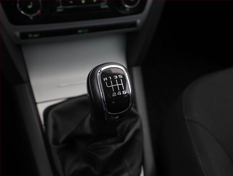 Škoda Octavia (2012) 1.2 TSI, Serv.kniha, Tempomat - fotka 13 z 17