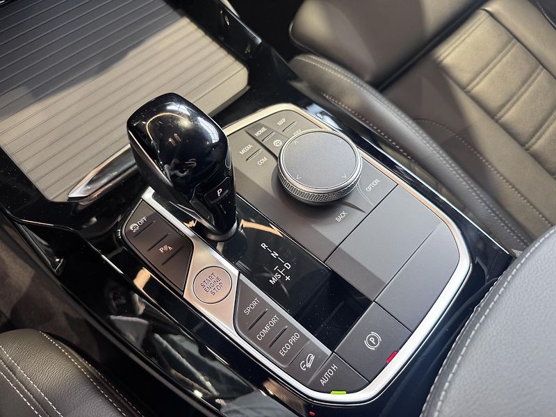 BMW X3 xDrive 30d xLine - fotka 11 z 25
