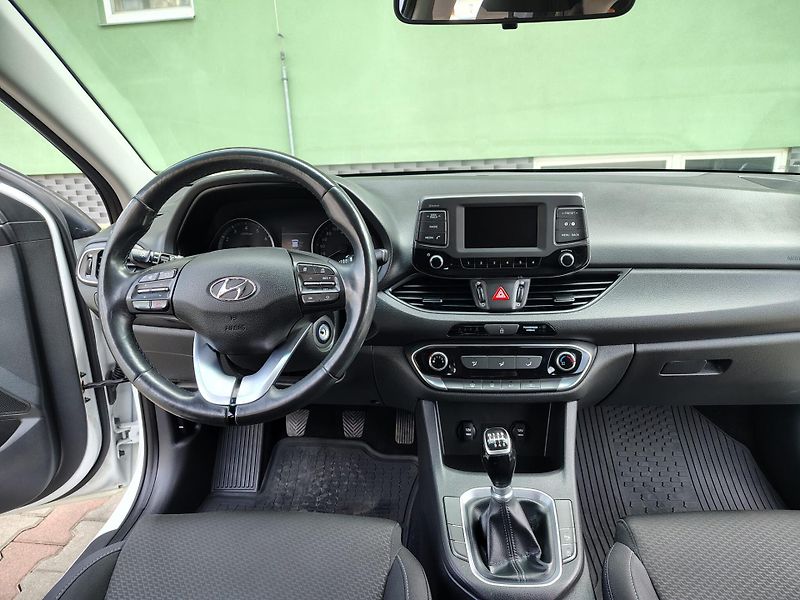Hyundai i30 1.4 /103kW - fotka 7 z 13