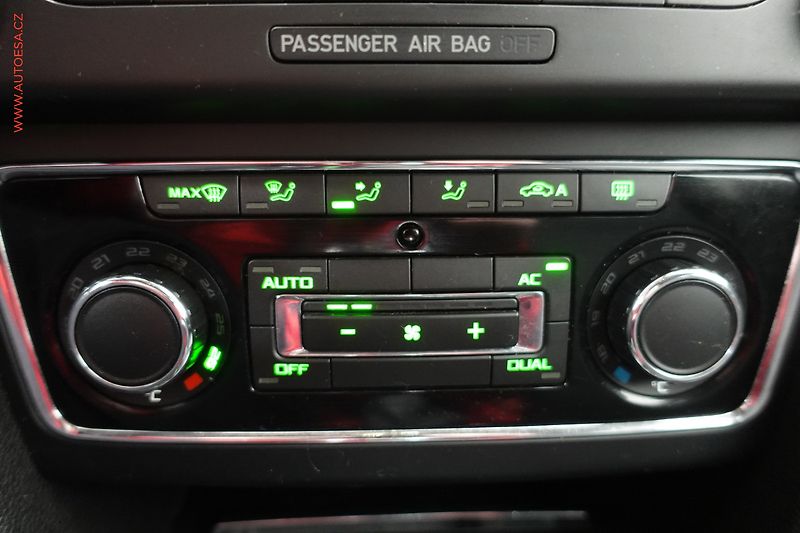 Škoda Superb (2011) 2.0TDi, DSG, bixen, TZ - fotka 18 z 21
