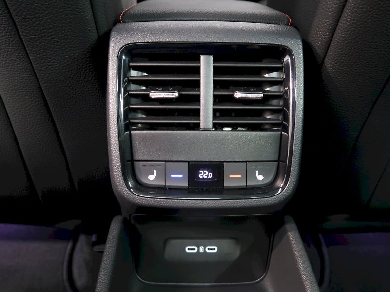 Škoda Octavia (2026) RS 2.0TSI 195KW DSG TAŽNÉ PANO - fotka 40 z 48