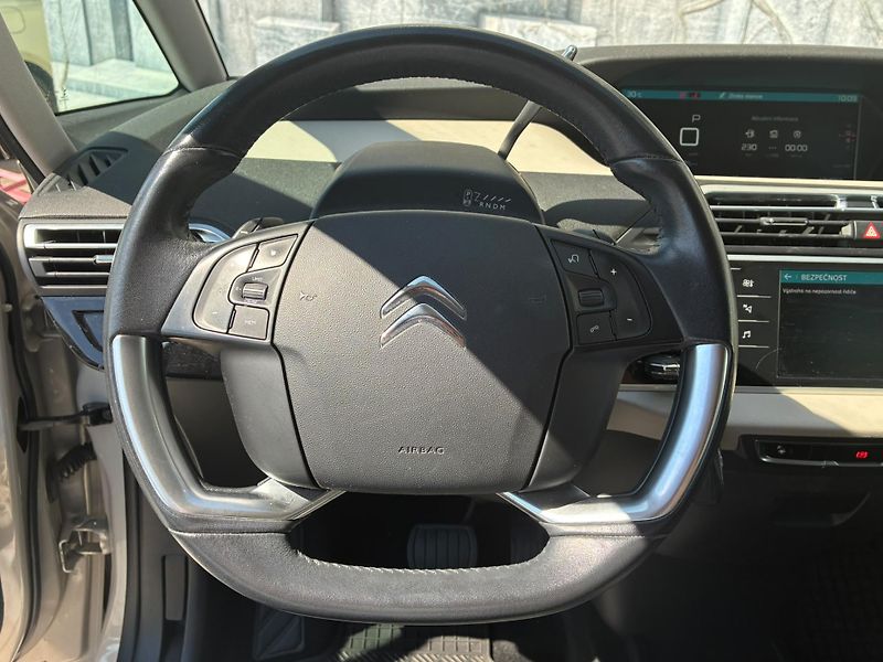 Citroën C4 Picasso (2017) 1.6HDi,88KW,MASÁŽ, BLIS, 1.MAJ - fotka 17 z 35